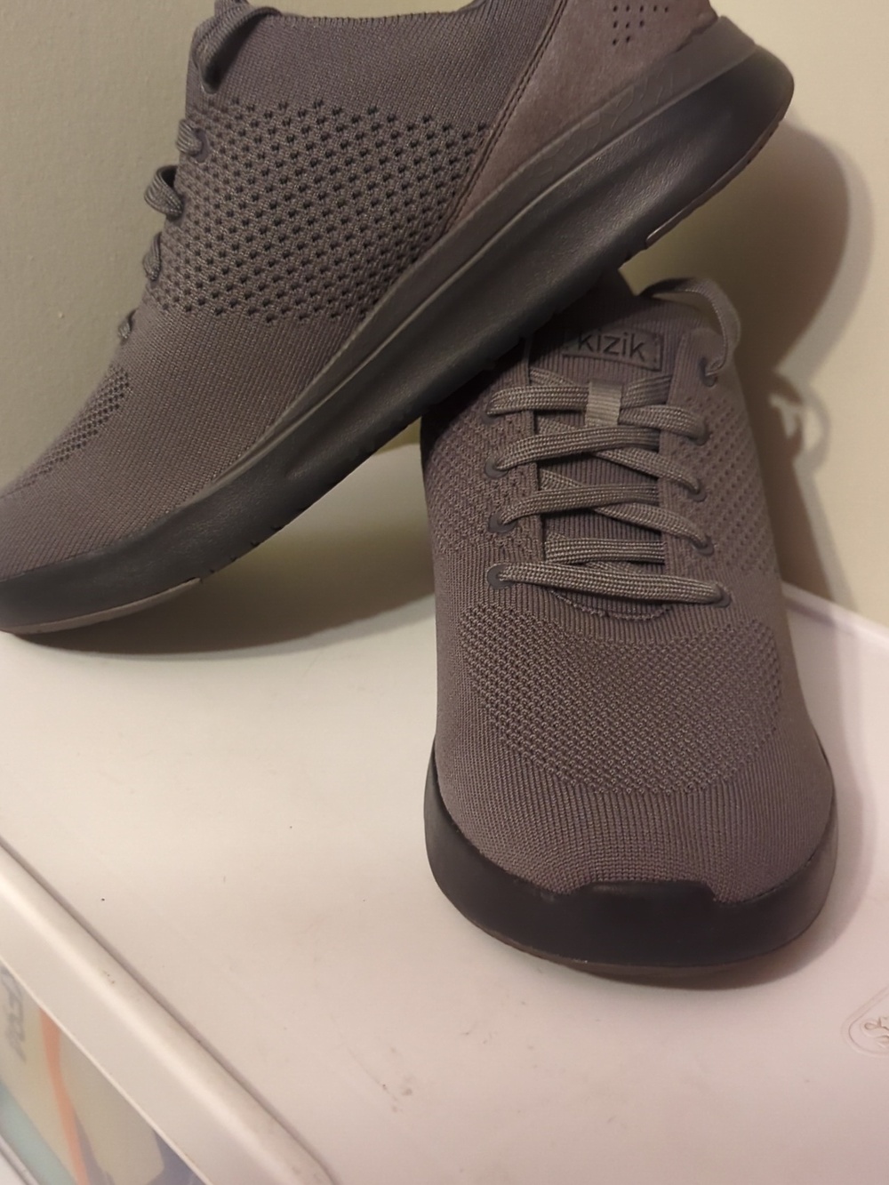 Kizik Sneakers 11.5 Wide (Men) - Picture 5 of 8